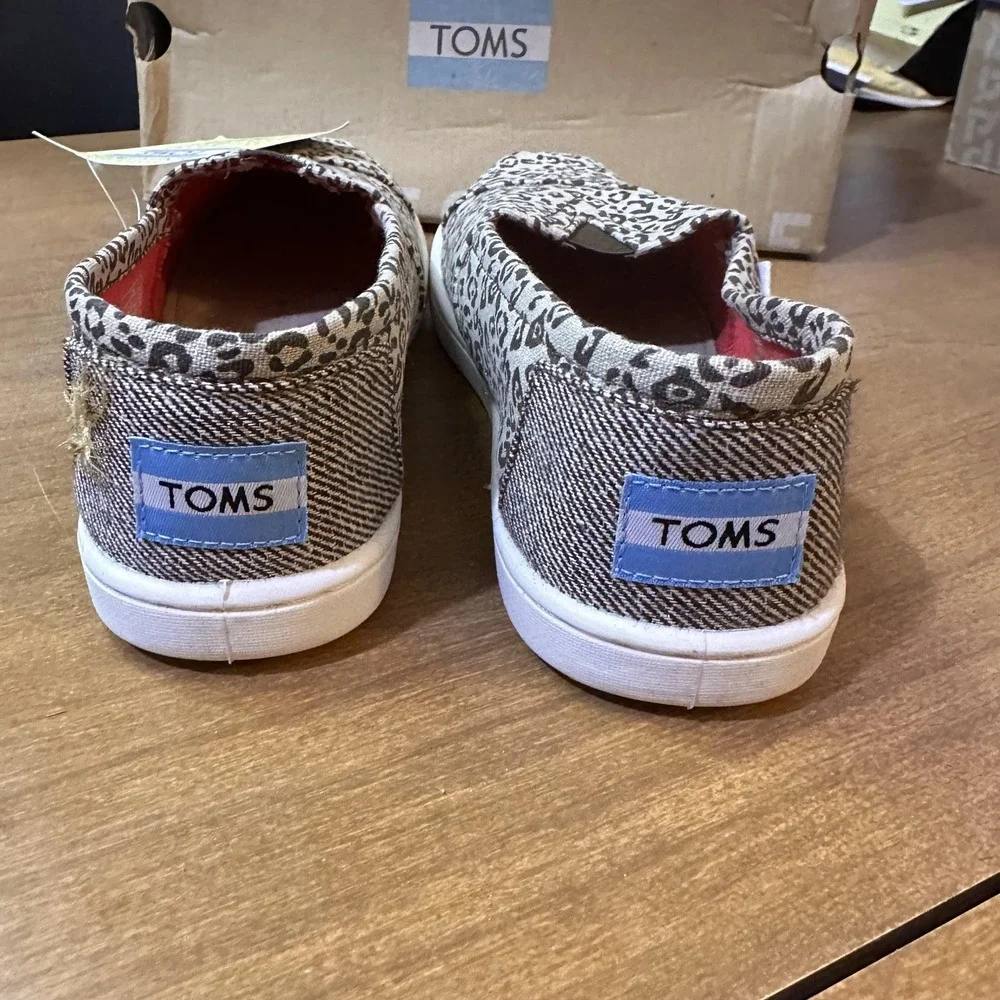 TOMS Classic Shoes Youth Size 3.5 Natural Metallic Leopard Slip On Alpargata